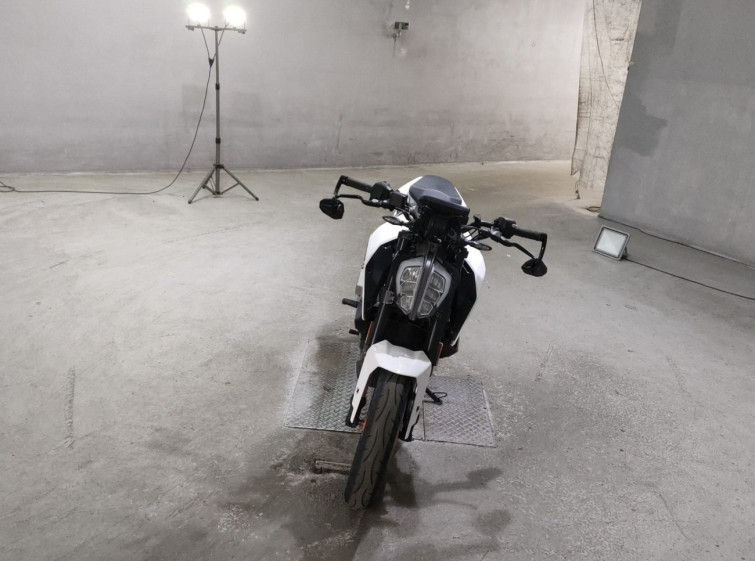 Мотоцикл KTM 390 DUKE с пробегом 9595 km