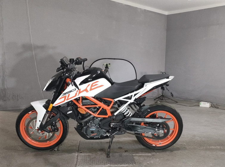 Мотоцикл KTM 390 DUKE с пробегом 9595 km