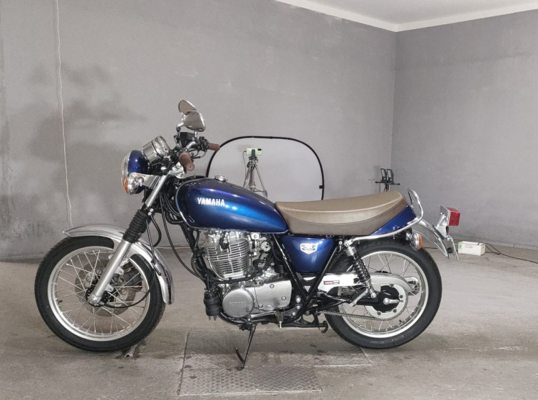 Мотоцикл Yamaha SR400 с пробегом 3835 km