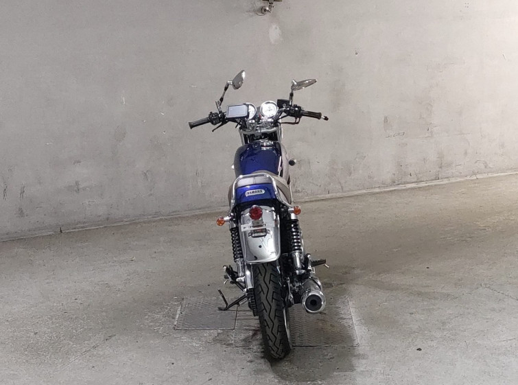 Мотоцикл Yamaha SR400 с пробегом 2412 km