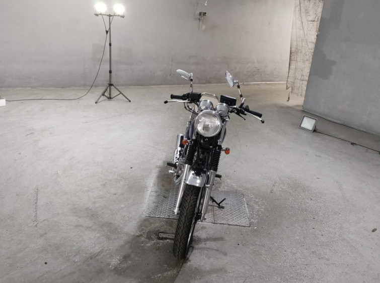 Мотоцикл Yamaha SR400 с пробегом 2412 km