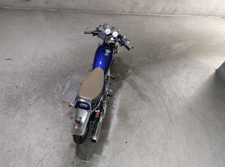 Мотоцикл Yamaha SR400 с пробегом 2412 km