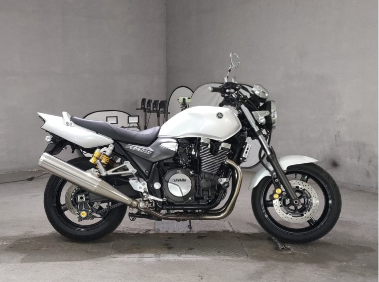 Мотоцикл Yamaha XJR1300 с пробегом 33377 km