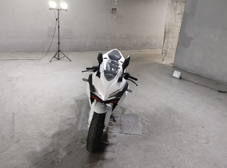 Мотоцикл Honda CBR250RR с пробегом 8234 km