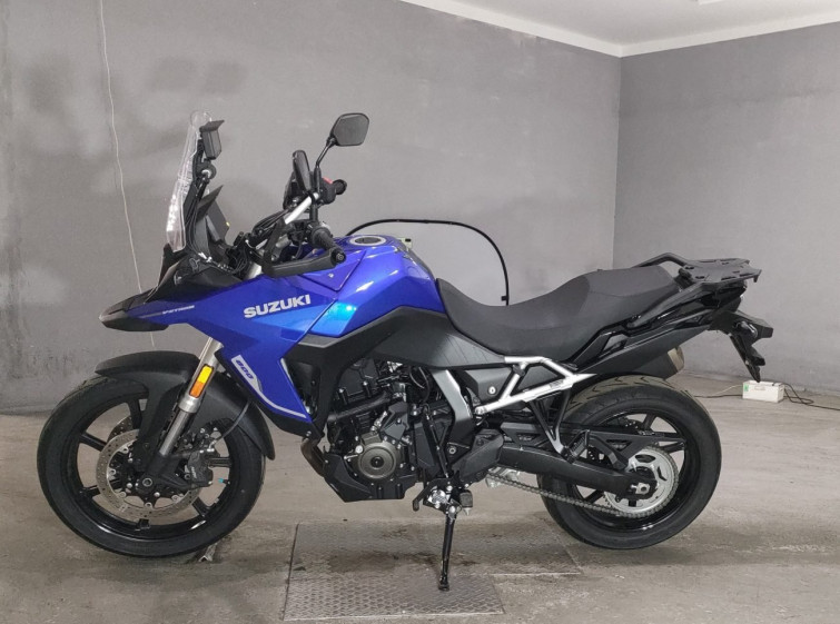 Мотоцикл Suzuki v-strom800 з пробігом 4185 km