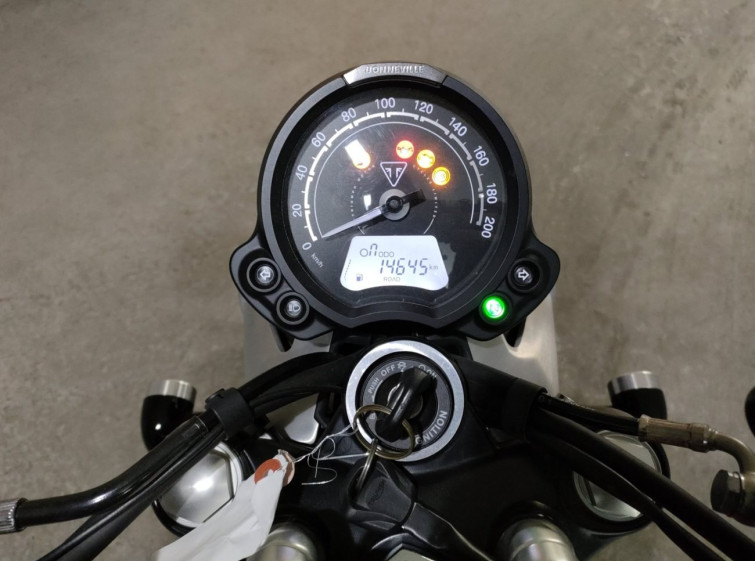 Мотоцикл Triumph STREET TWIN 900 з пробігом 14645 km