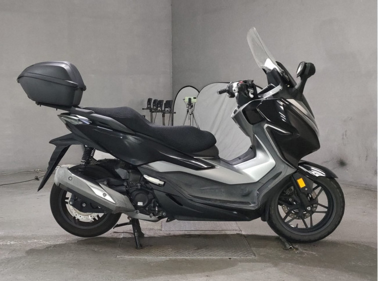 Мотоцикл Honda FORZA з пробігом 33155 km