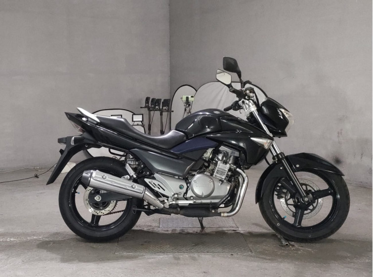 Мотоцикл Suzuki GSR250 з пробігом 4530 km