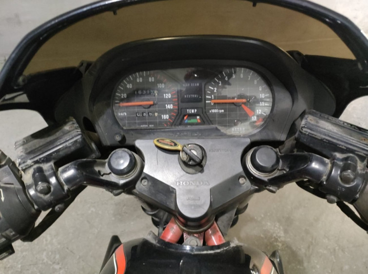 Мотоцикл Honda VT250F XELVIS з пробігом 16319 km