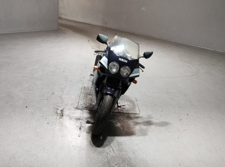 Мотоцикл Yamaha FZR250R с пробегом 8801 km