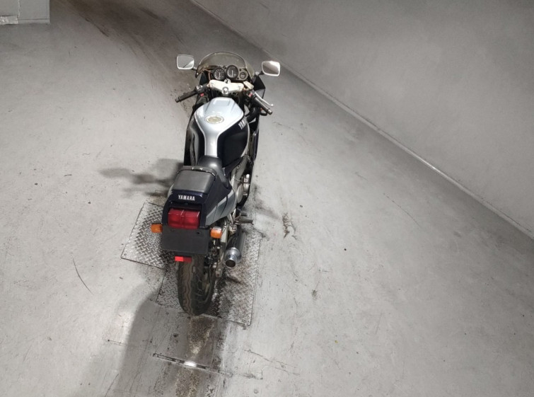 Мотоцикл Yamaha FZR250R с пробегом 8801 km