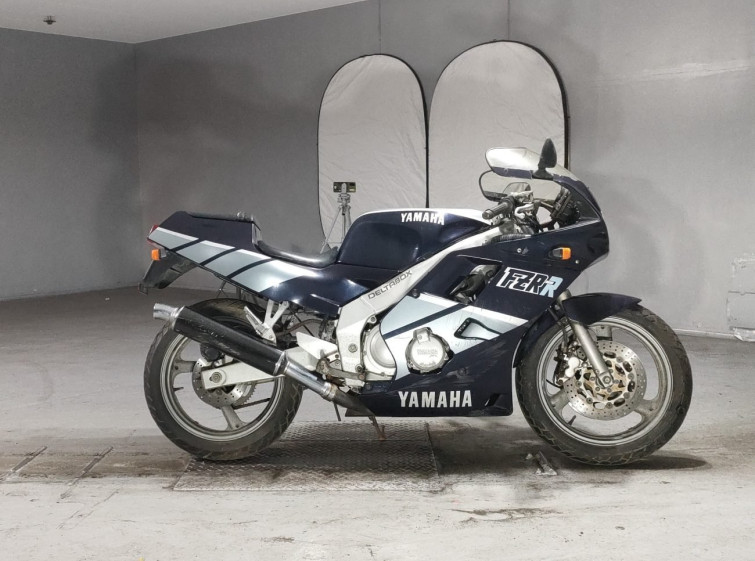 Мотоцикл Yamaha FZR250R с пробегом 8801 km