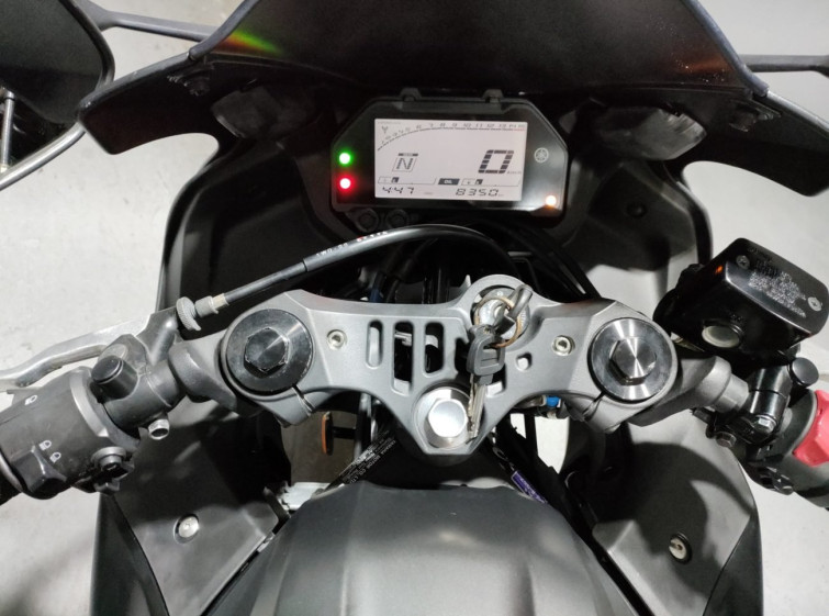 Мотоцикл Yamaha YZF-R25 з пробігом 8350 km