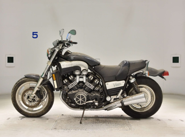 Мотоцикл Yamaha V-MAX1200 с пробегом 2352 km