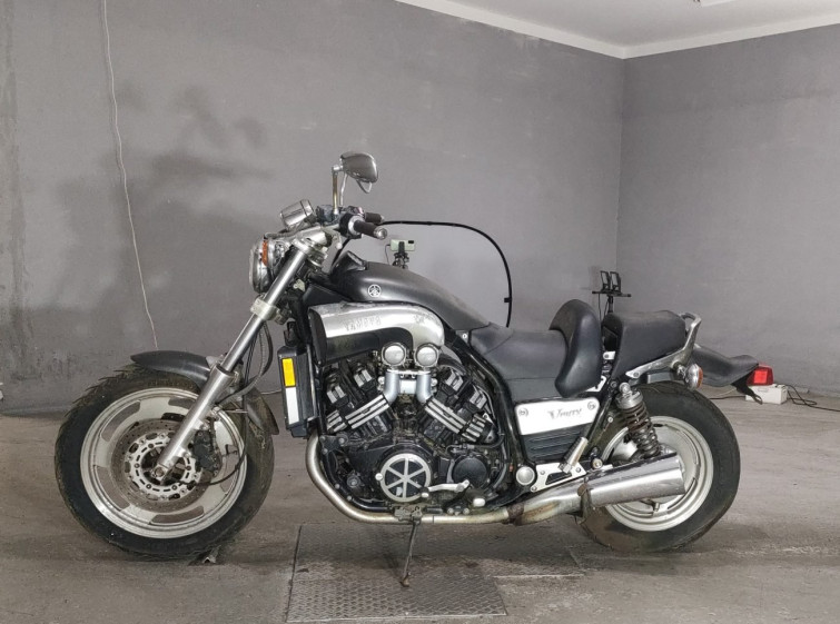 Мотоцикл Yamaha V-MAX1200 с пробегом 5988 m