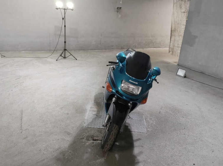 Мотоцикл Kawasaki ZZ-R400 з пробігом 43895 km