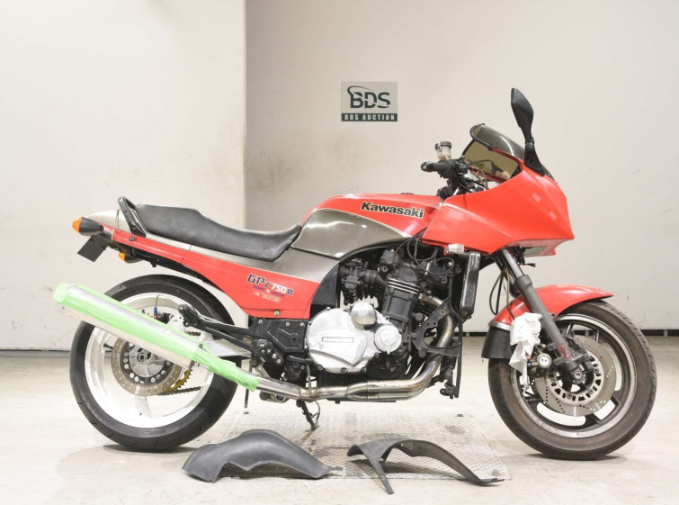 Мотоцикл Kawasaki GPZ750R з пробігом 31176 km