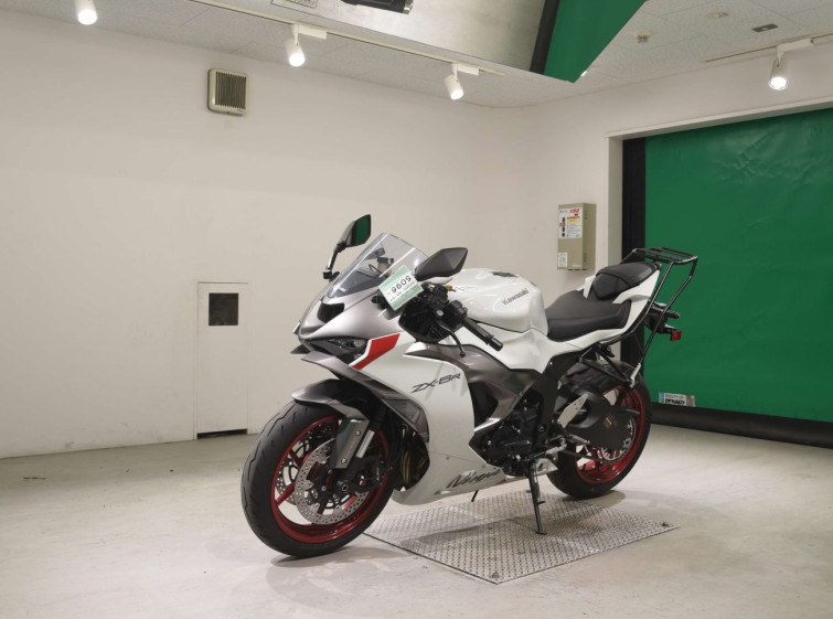 Мотоцикл Kawasaki ZX-6RA с пробегом 939 km