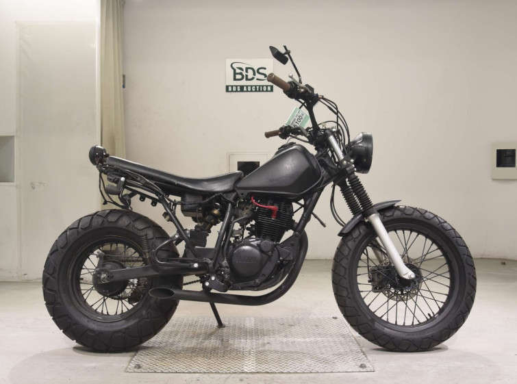 Мотоцикл Yamaha TW200E з пробігом 8946 km