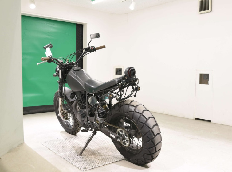 Мотоцикл Yamaha TW200E з пробігом 8946 km