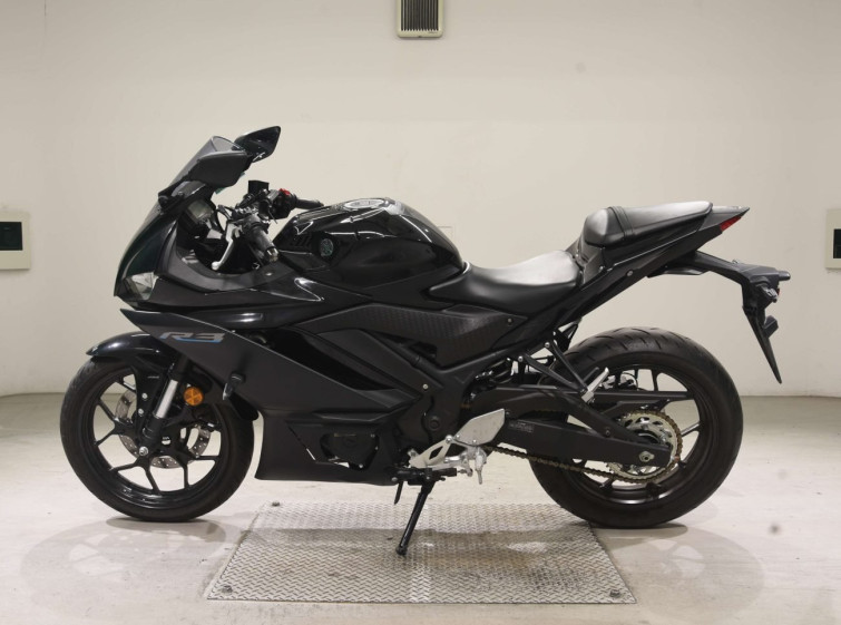 Мотоцикл Yamaha YZF-R3 з пробігом 2011 km
