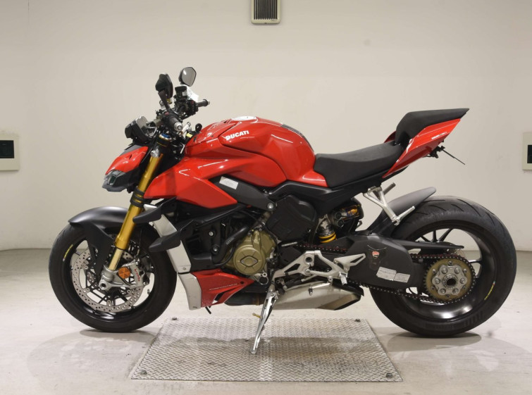 Мотоцикл Ducati STREET FIGHTER V4S з пробігом 31404 km