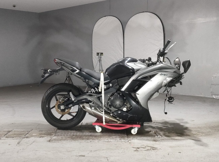 Мотоцикл Kawasaki NINJA400