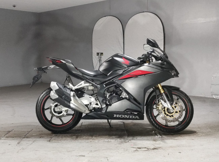 Мотоцикл Honda CBR250RR с пробегом 21155 km