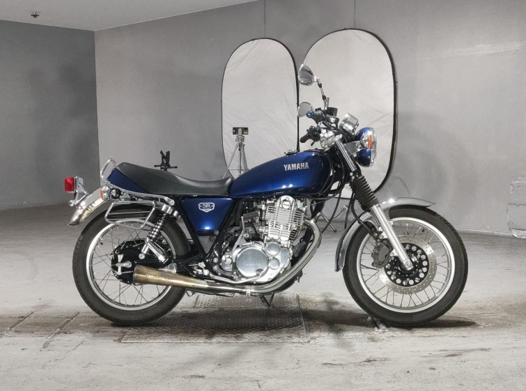 Мотоцикл Yamaha SR400 с пробегом 11062 km