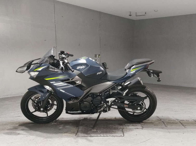 Мотоцикл Kawasaki NINJA400 с пробегом 3780 km