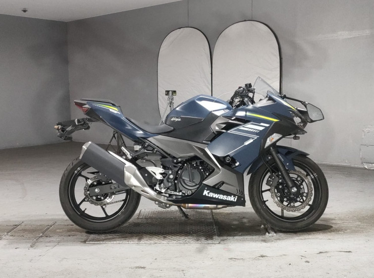 Мотоцикл Kawasaki NINJA400 с пробегом 3780 km