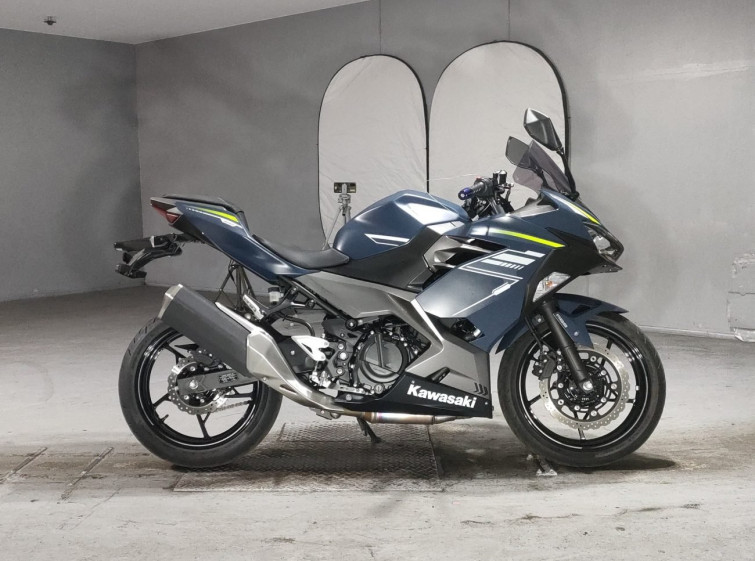 Мотоцикл Kawasaki NINJA400 с пробегом 6975 km