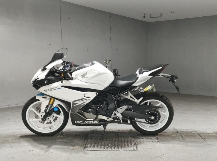 Мотоцикл Honda CBR250RR с пробегом 9953 km
