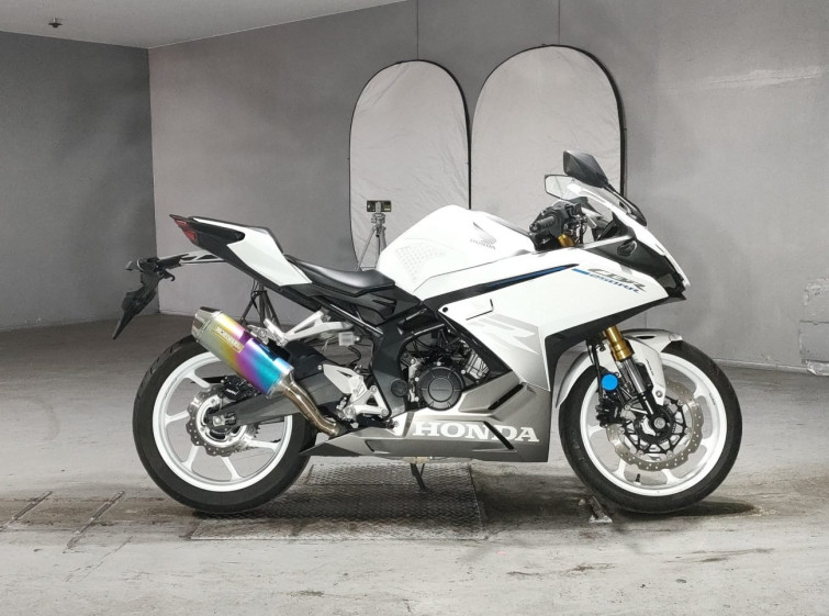 Мотоцикл Honda CBR250RR с пробегом 9953 km