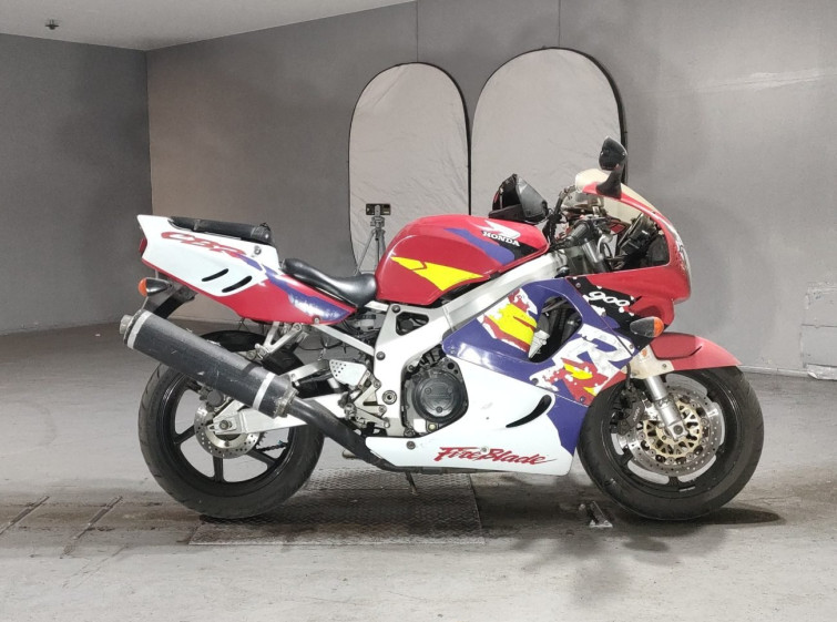 Мотоцикл Honda CBR900RR с пробегом 70417 km