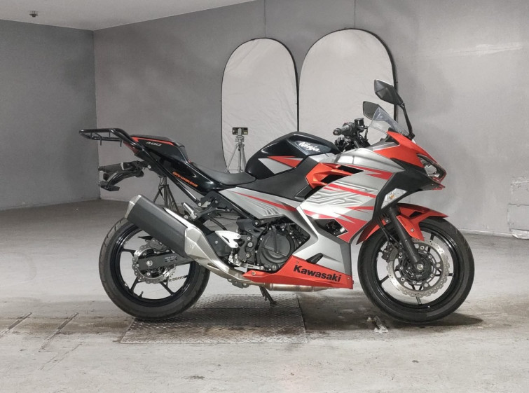 Мотоцикл Kawasaki NINJA400 с пробегом 33524 km