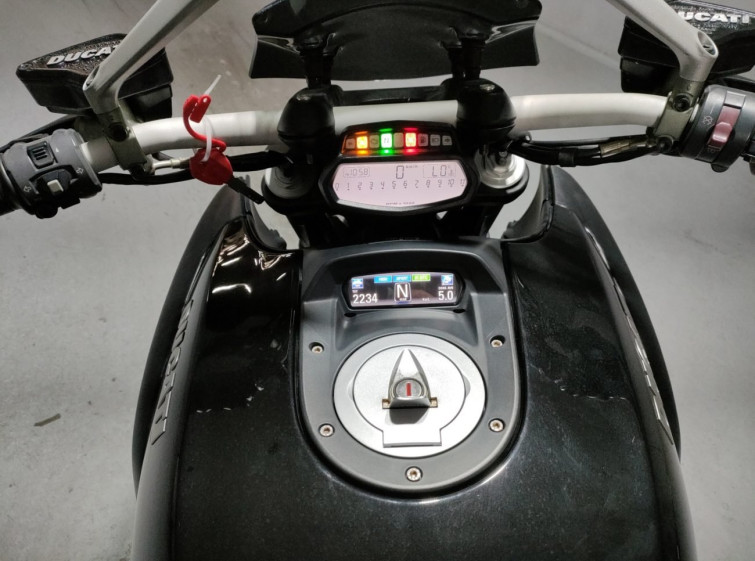 Мотоцикл Ducati DIAVEL с пробегом 2234 km