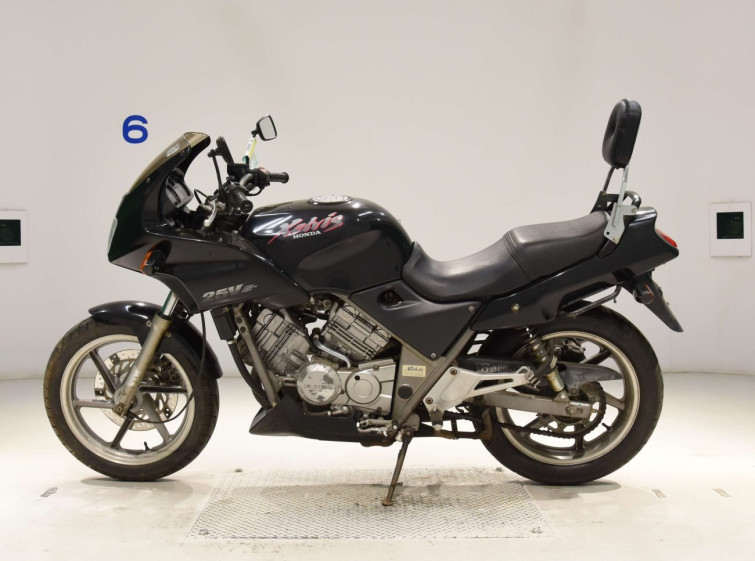 Мотоцикл Honda VT250F XELVIS з пробігом 5630 km