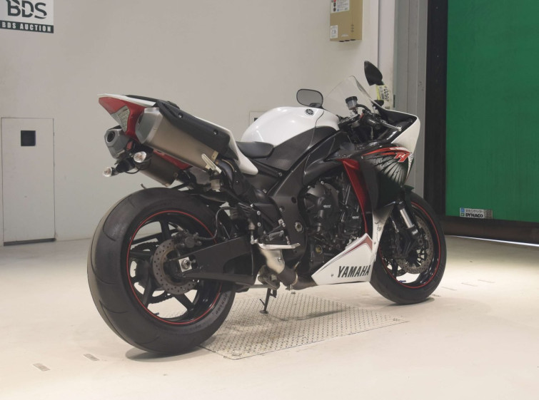 Мотоцикл Yamaha YZF-R1 с пробегом 17627 km