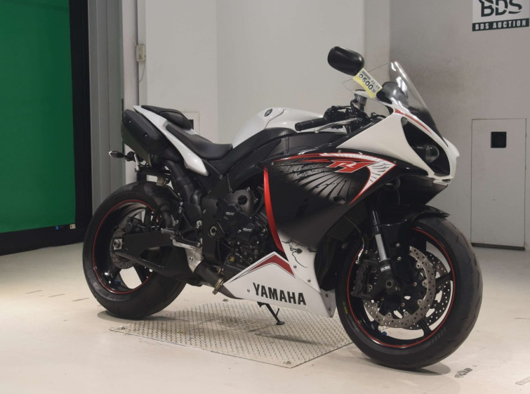 Мотоцикл Yamaha YZF-R1 с пробегом 17627 km