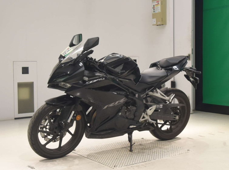 Мотоцикл Honda CBR250RR с пробегом 12937 km