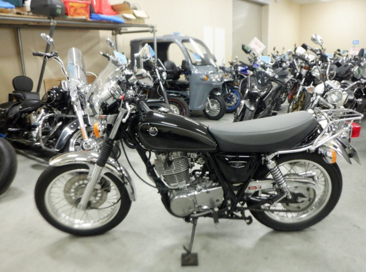 Мотоцикл Yamaha SR400 с пробегом 10565 km