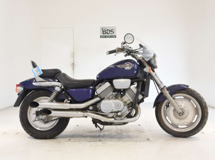 Мотоцикл Honda MAGNA750