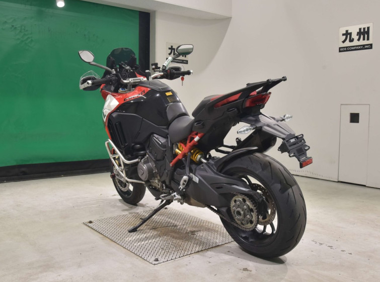 Мотоцикл Ducati MULTISTRADA V4 з пробігом 7191 km