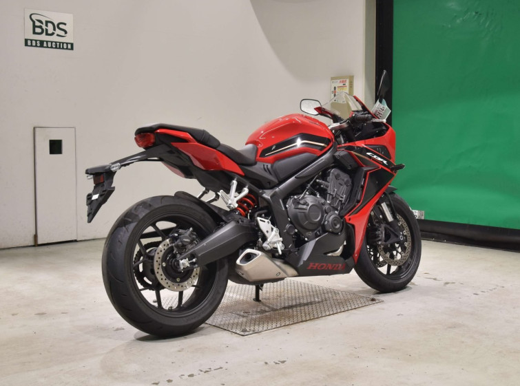 Мотоцикл Honda CBR650R с пробегом 793 km