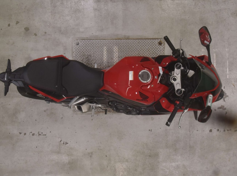Мотоцикл Honda CBR650R с пробегом 793 km