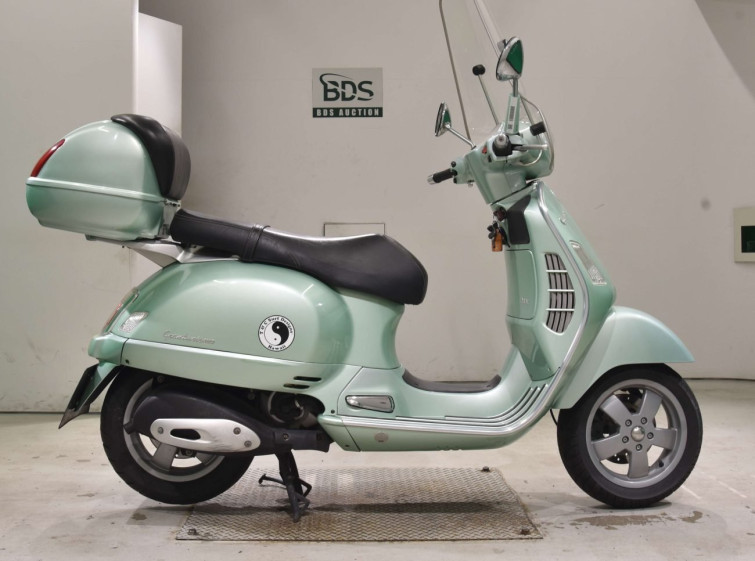 Мотоцикл Vespa GT200L с пробегом 9842 km