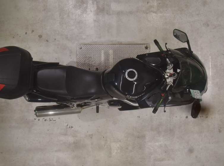 Мотоцикл Kawasaki ZZ-R1200 с пробегом 8808 km