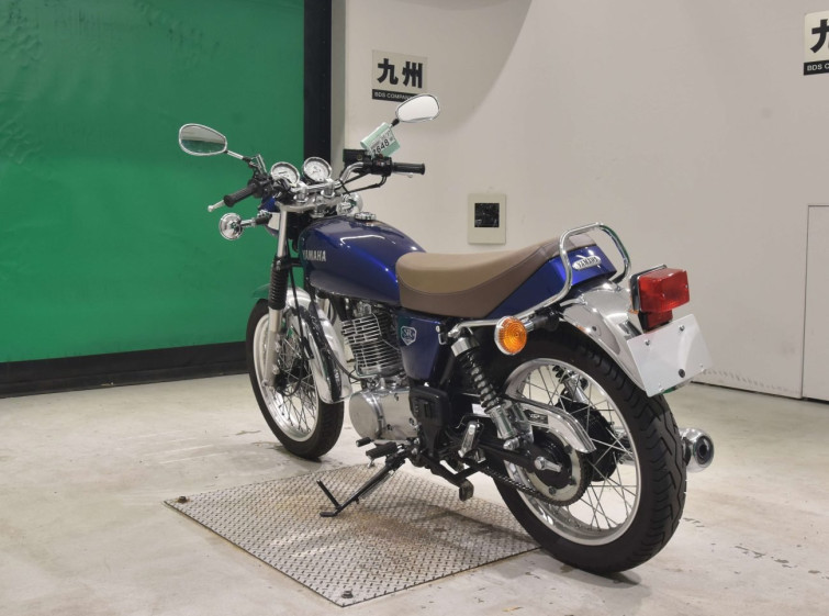 Мотоцикл Yamaha SR400 з пробігом 7605 km