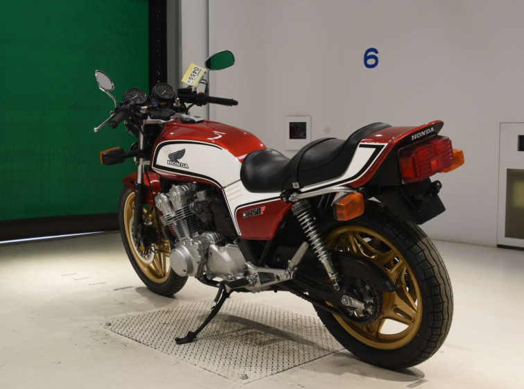Мотоцикл Honda CB750SF с пробегом 7854 km